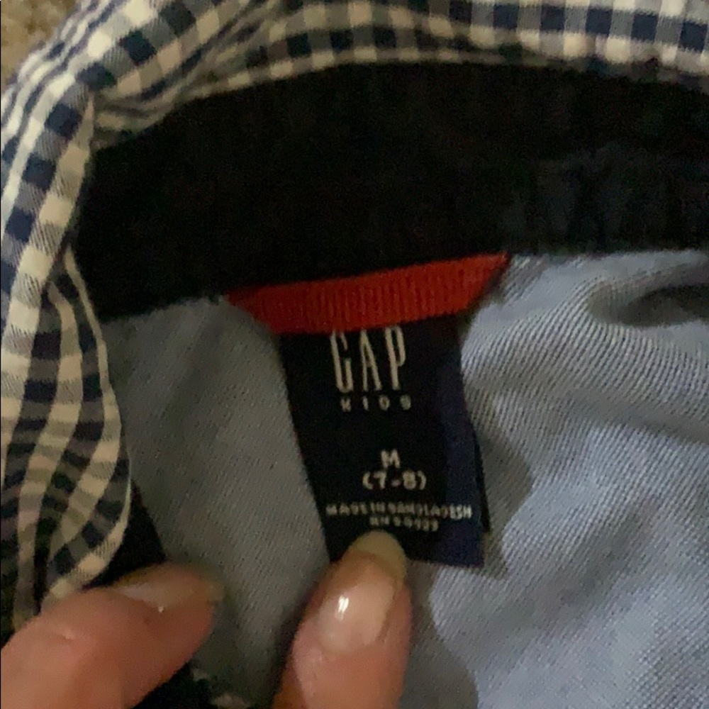 Two sweaters - Picture 2 of 4